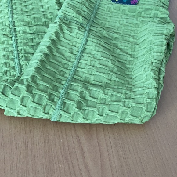 High waisted Booty Defining Workout legging in Olive - Picture 2 of 5